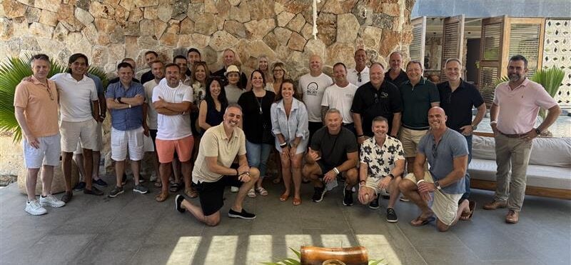 Full group at channel partners incentive president's club